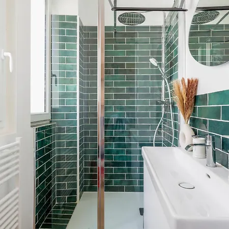 Serenite Dacquoise *